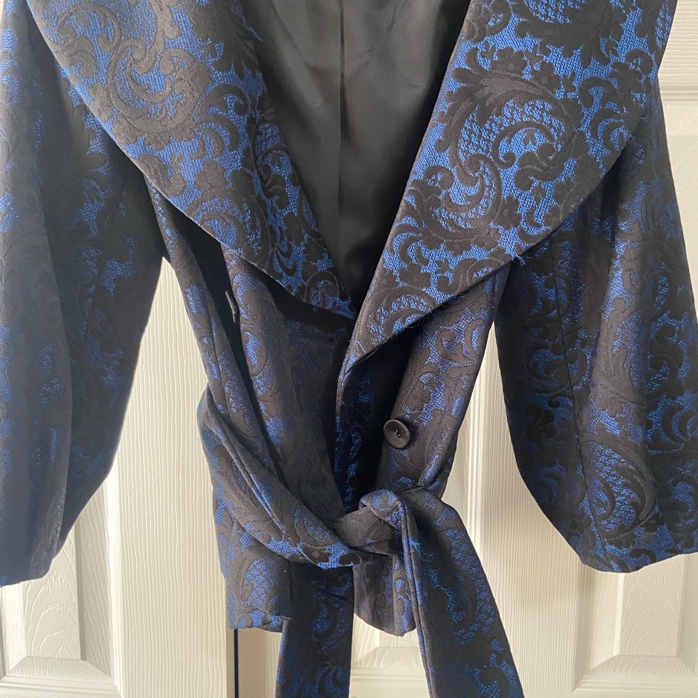 Beautiful cropped tie belt jacquard dressy jacket